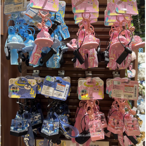 广州珠海纪念品琦琦企鹅鲸鱼飞船注油钥匙扣挂饰吊饰小礼物